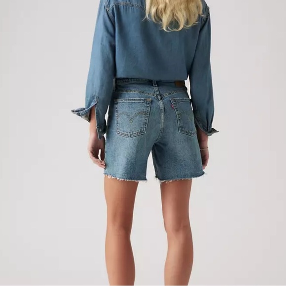 Levi’s 501 Mid-thigh Shorts - Picture 2 of 13